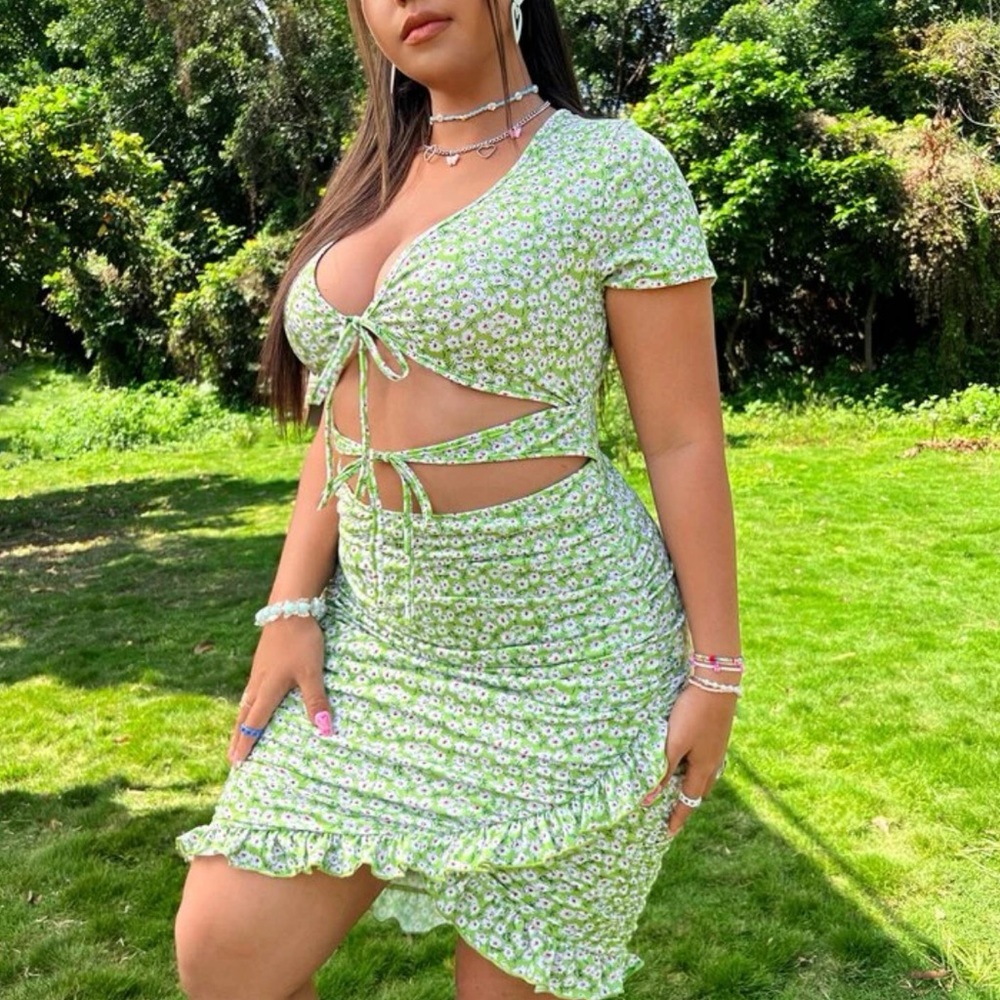 SHEIN ditsy floral knot front cut out bodycon dress